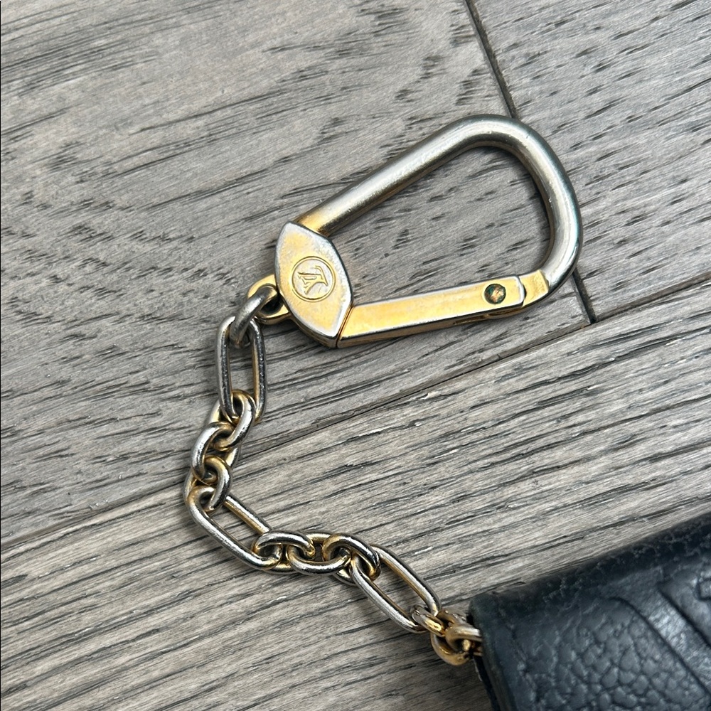 Louis Vuitton Black Monogram Pouch with Gold Clip 100% Authentic! - Picture 2 of 10